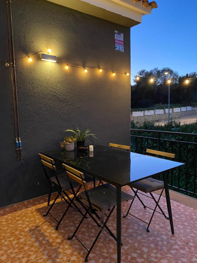 Charming Apartment In A Duplex With Garden & Balcony Cunit Luaran gambar