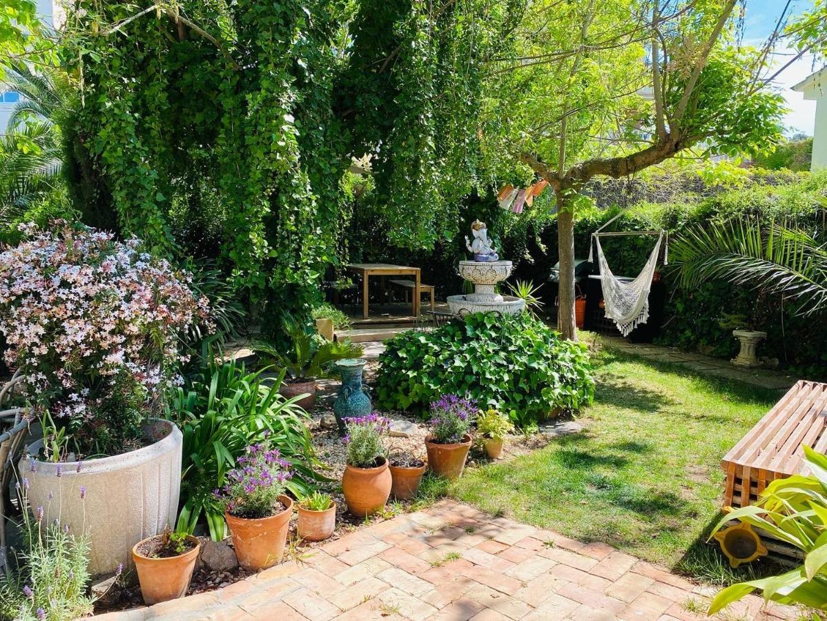 Charming Apartment In A Duplex With Garden & Balcony Cunit Luaran gambar