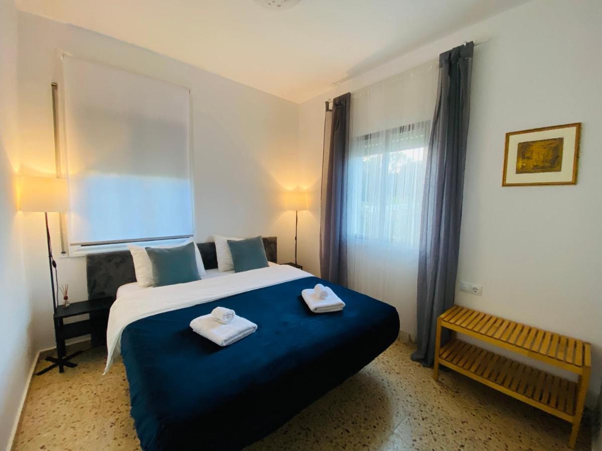 Charming Apartment In A Duplex With Garden & Balcony Cunit Luaran gambar